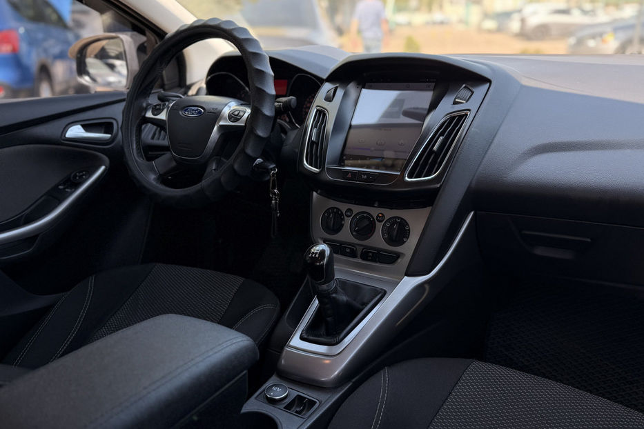 Продам Ford Focus 1.0 EcoBoost МТ (125 к.с.) 2013 года в Киеве