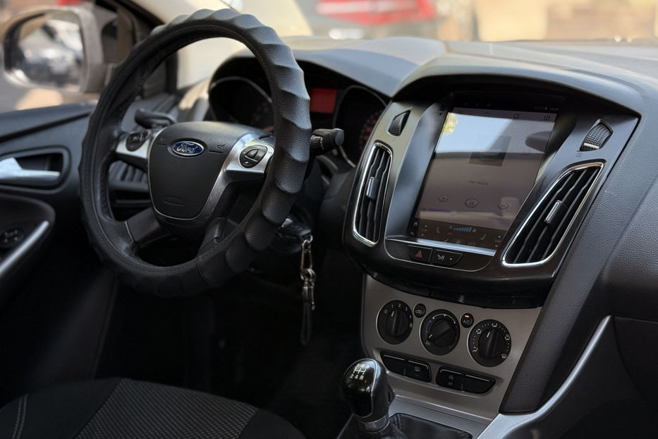 Продам Ford Focus 1.0 EcoBoost МТ (125 к.с.) 2013 года в Киеве