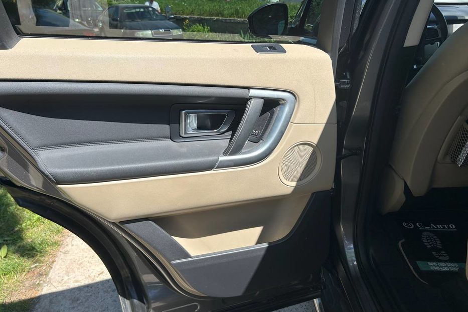 Продам Land Rover Discovery HSE 2017 года в Черновцах