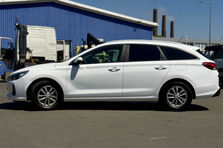 Продам Hyundai i30  2017 года в Киеве