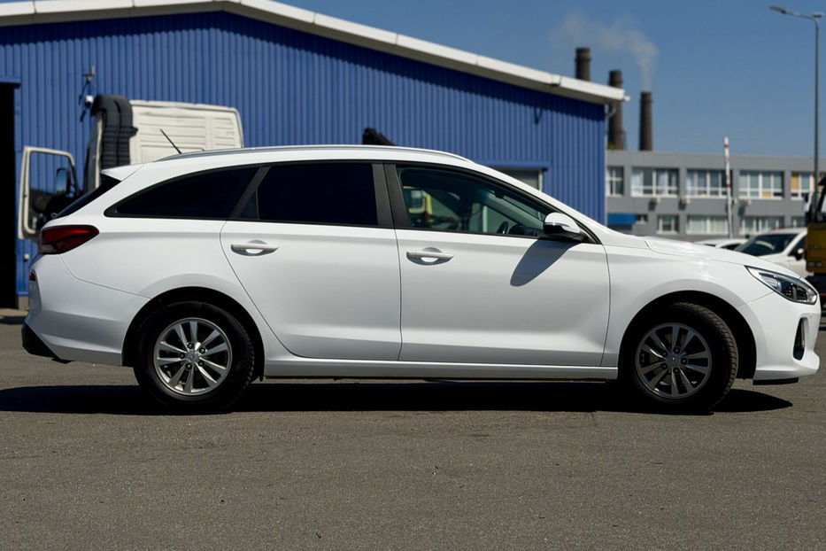 Продам Hyundai i30  2017 года в Киеве