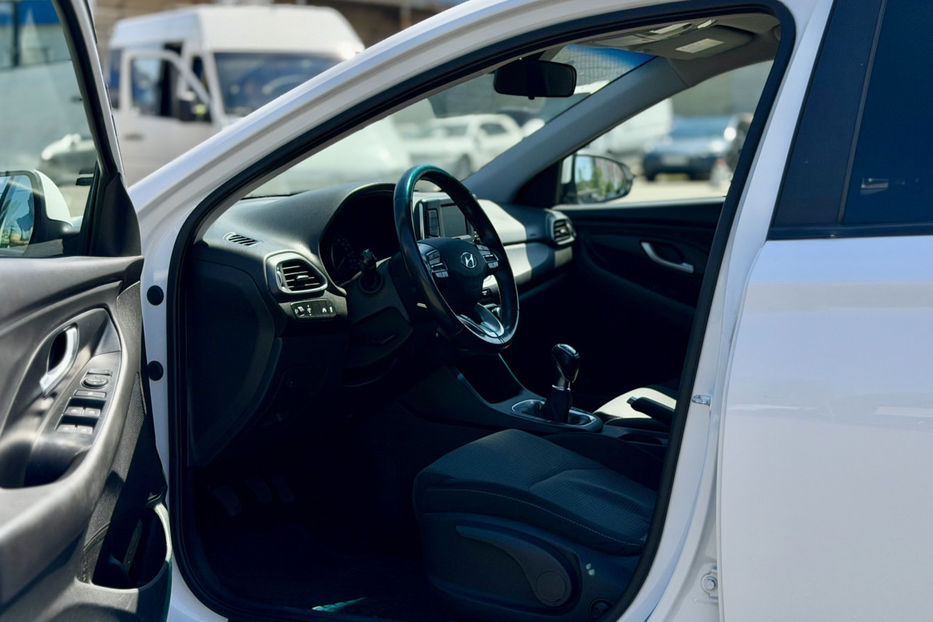 Продам Hyundai i30  2017 года в Киеве