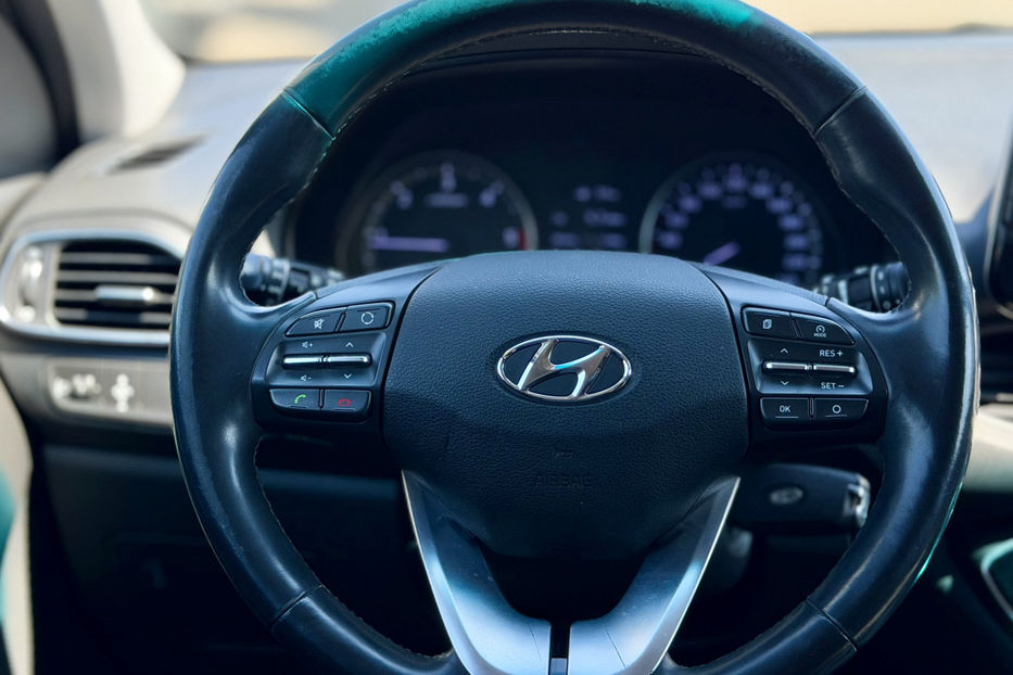 Продам Hyundai i30  2017 года в Киеве