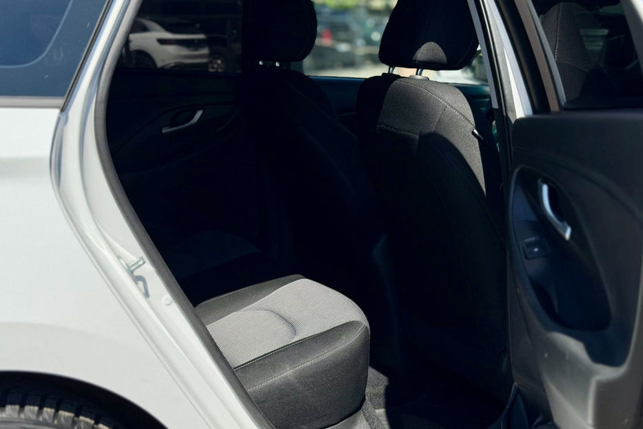 Продам Hyundai i30  2017 года в Киеве