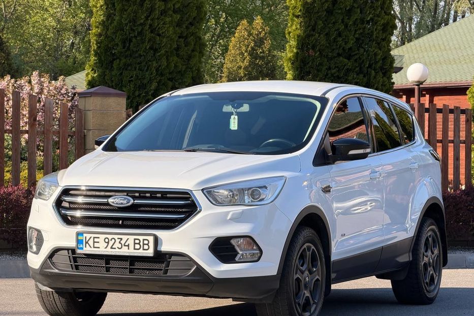 Продам Ford Kuga 2017 года в Днепре
