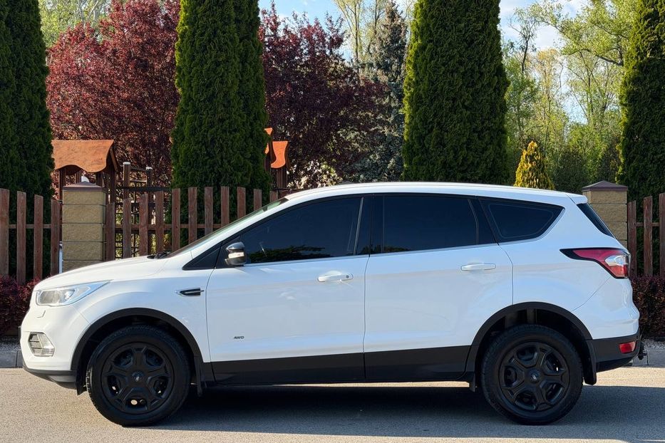 Продам Ford Kuga 2017 года в Днепре