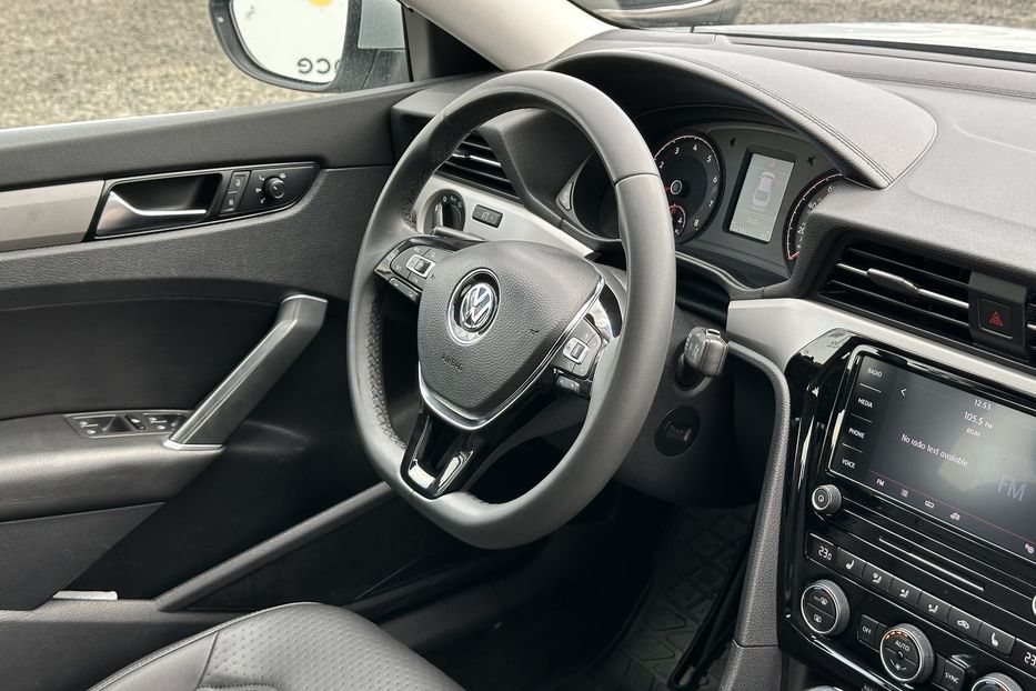 Продам Volkswagen Passat B8 2021 года в Луцке