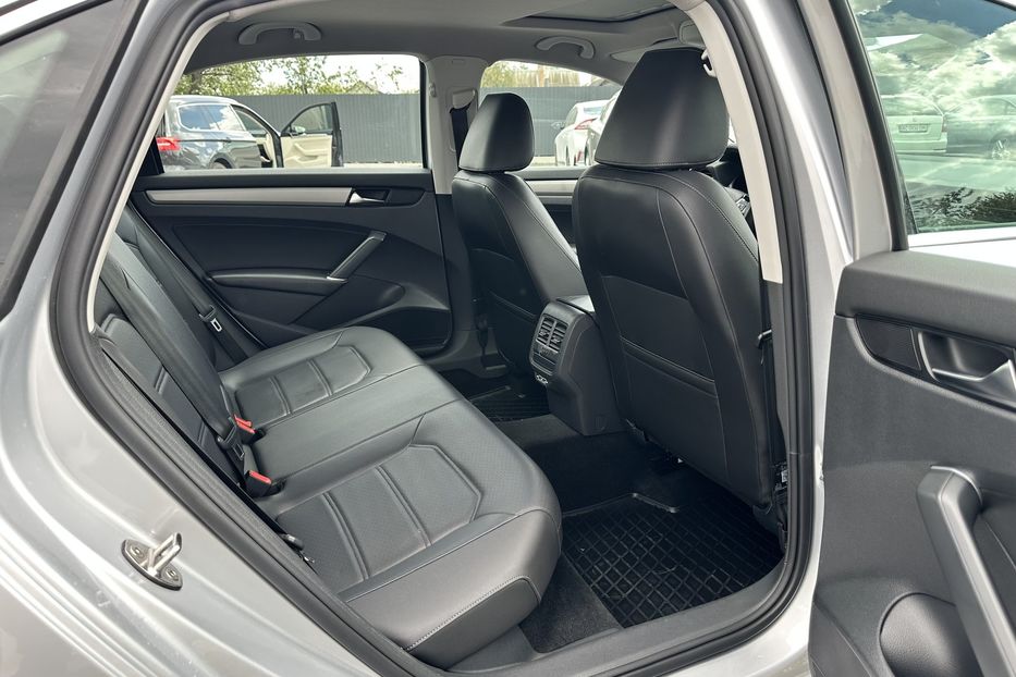 Продам Volkswagen Passat B8 2021 года в Луцке