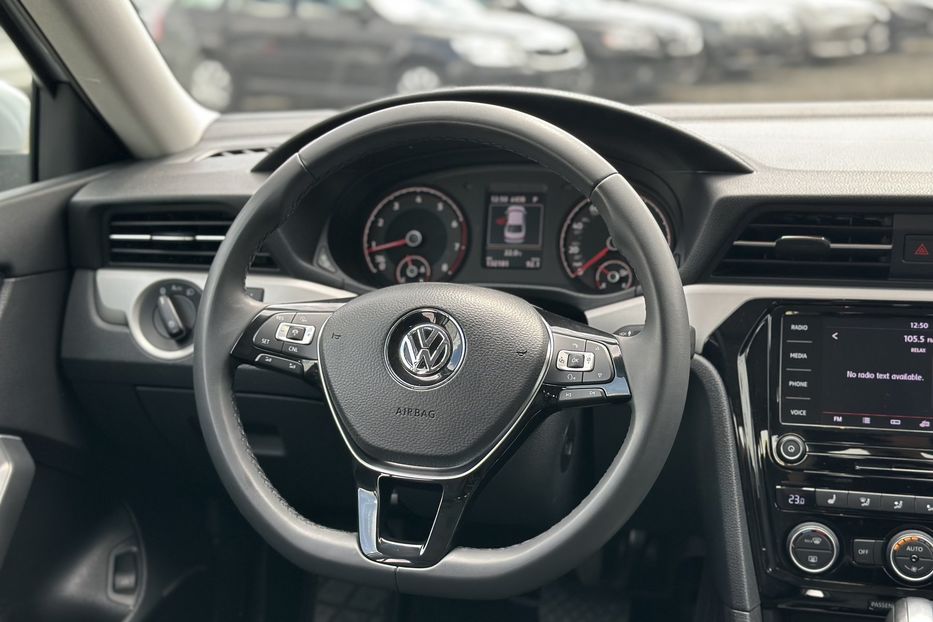 Продам Volkswagen Passat B8 2021 года в Луцке