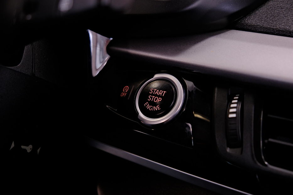 Продам BMW X5 xDrive25d 2015 года в Одессе