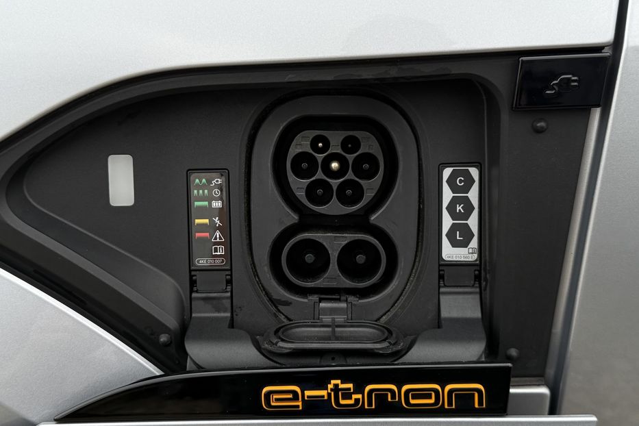 Продам Audi E-Tron S Sportback 2xSLineBlackEditio 2023 года в Львове