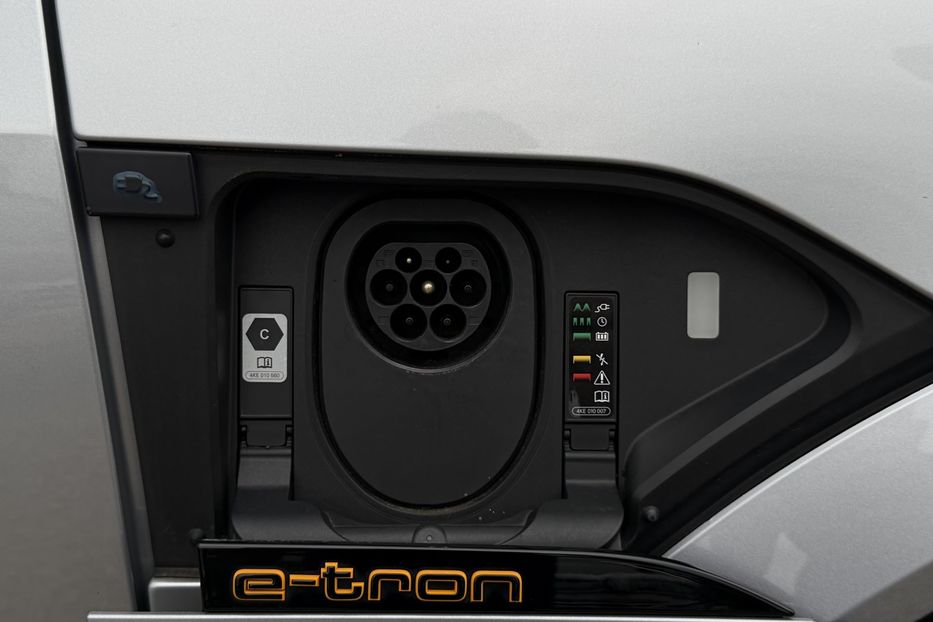 Продам Audi E-Tron S Sportback 2xSLineBlackEditio 2023 года в Львове