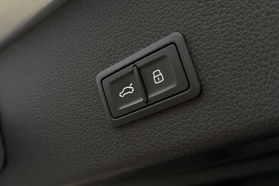 Продам Audi E-Tron S Sportback 2xSLineBlackEditio 2023 года в Львове