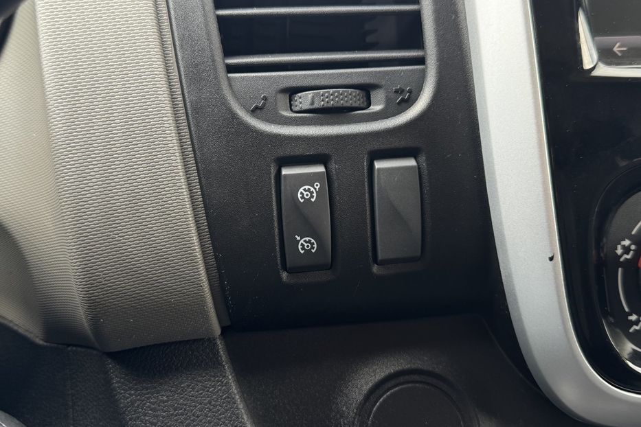 Продам Renault Trafic пасс. (COMIS) 2016 года в г. Умань, Черкасская область
