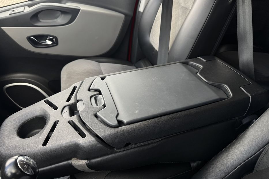Продам Renault Trafic пасс. (COMIS) 2016 года в г. Умань, Черкасская область