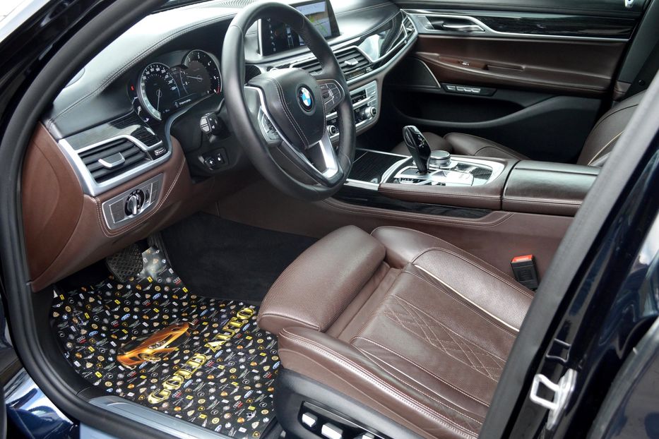 Продам BMW 750 D Xdrive 2017 года в Одессе