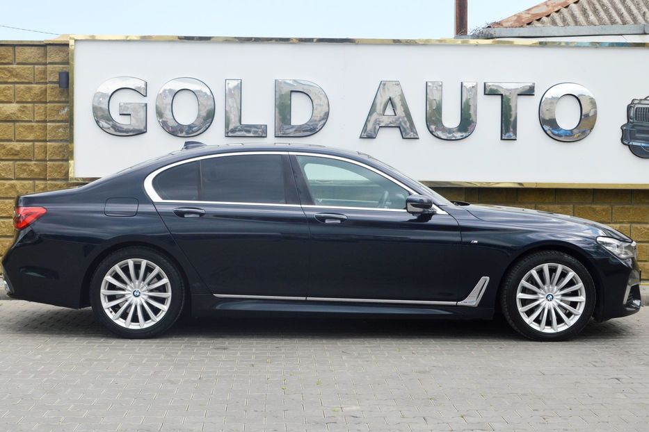 Продам BMW 750 D Xdrive 2017 года в Одессе