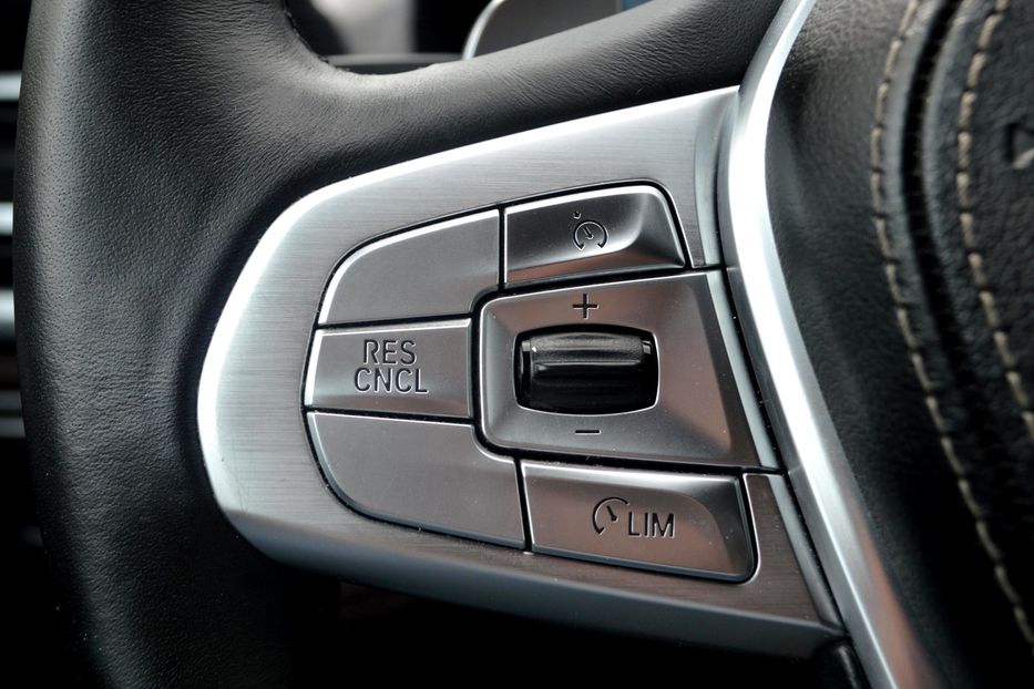 Продам BMW 750 D Xdrive 2017 года в Одессе