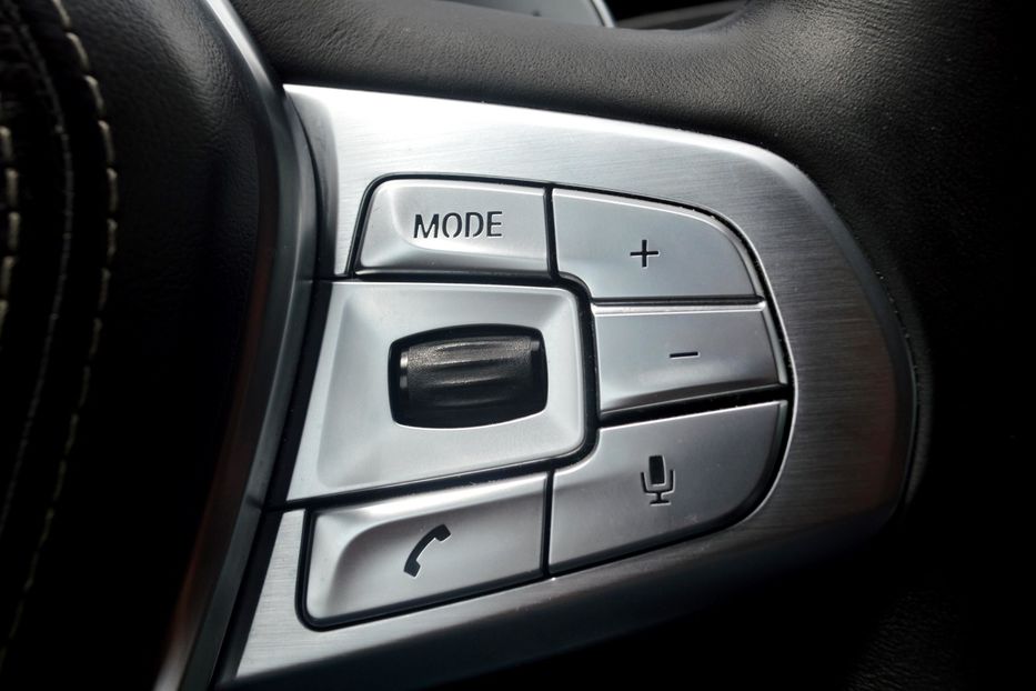 Продам BMW 750 D Xdrive 2017 года в Одессе