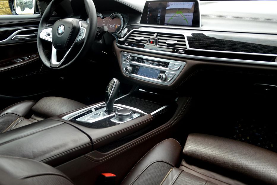 Продам BMW 750 D Xdrive 2017 года в Одессе