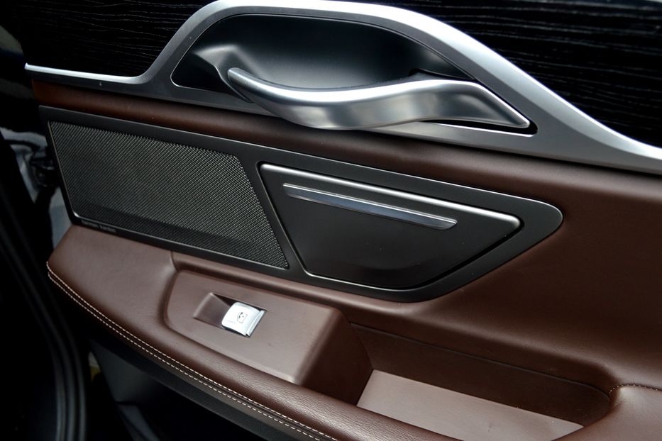 Продам BMW 750 D Xdrive 2017 года в Одессе