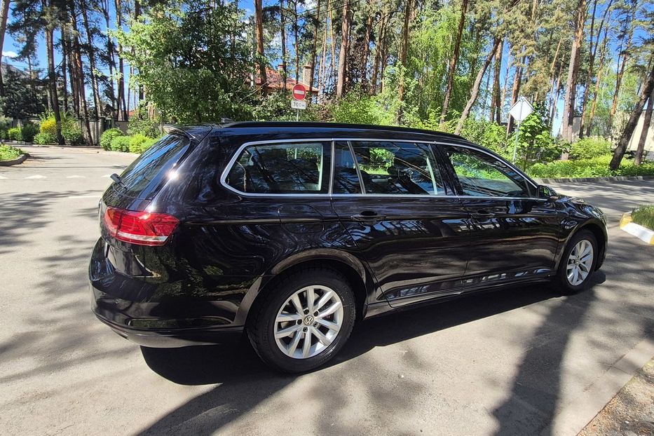 Продам Volkswagen Passat B8 2017 года в Киеве