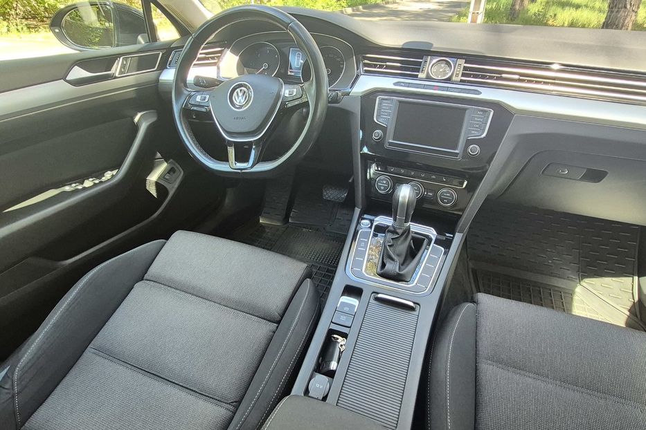 Продам Volkswagen Passat B8 2017 года в Киеве
