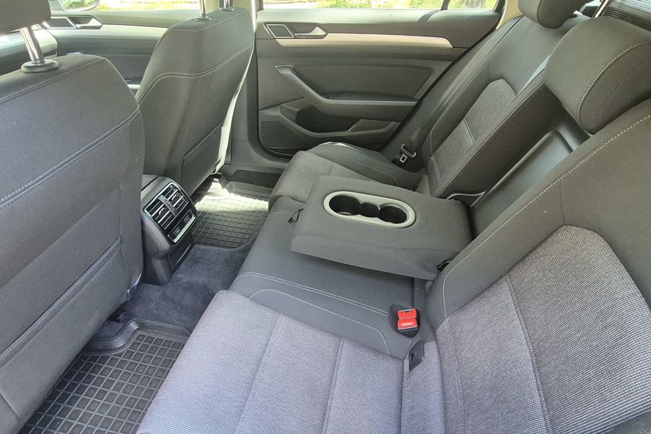 Продам Volkswagen Passat B8 2017 года в Киеве