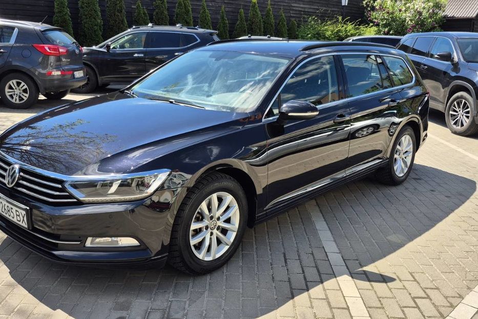 Продам Volkswagen Passat B8 2017 года в Киеве