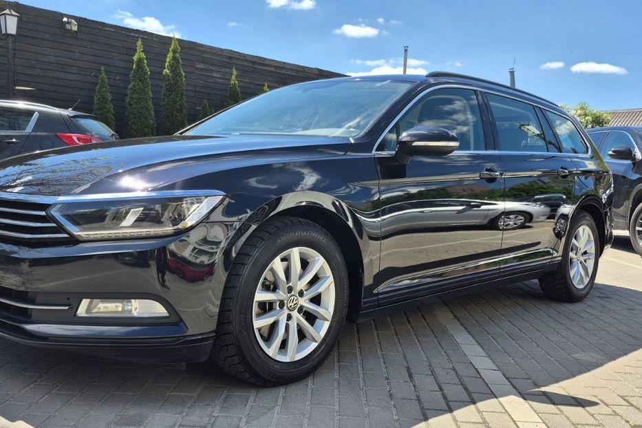 Продам Volkswagen Passat B8 2017 года в Киеве