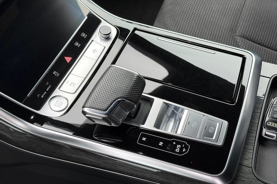 Продам Audi Q8 2020 года в Днепре