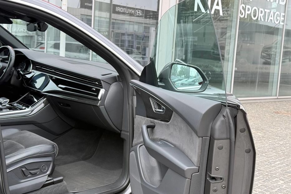 Продам Audi Q8 2020 года в Днепре