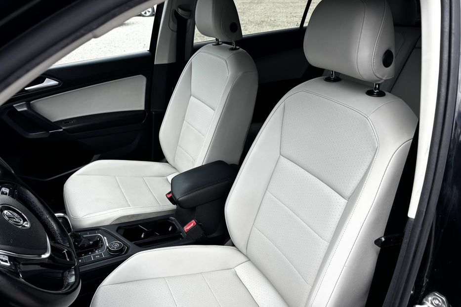 Продам Volkswagen Tiguan SEL резерв Жовква 2018 года в Львове