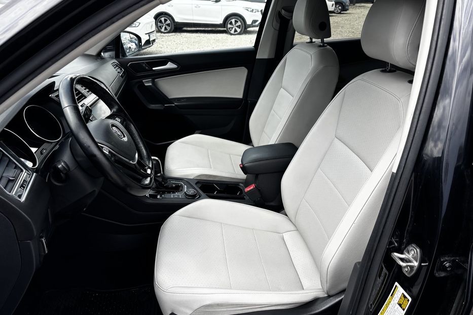 Продам Volkswagen Tiguan SEL резерв Жовква 2018 года в Львове
