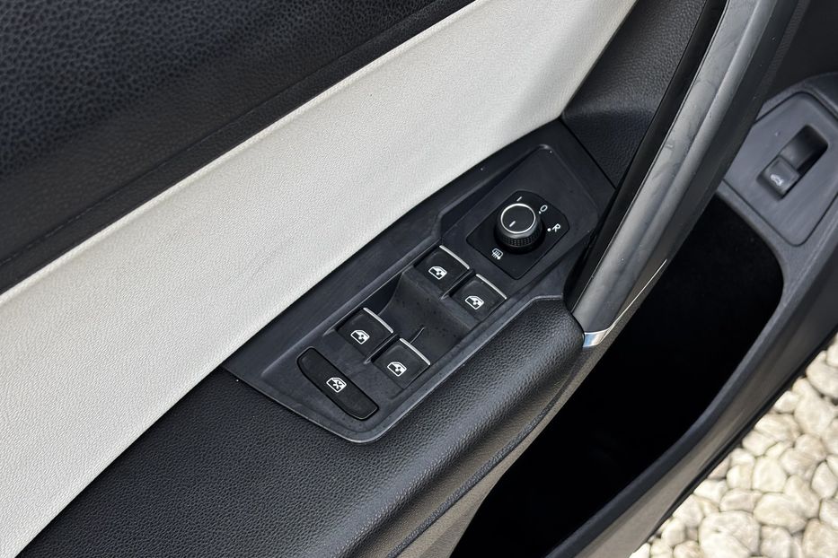 Продам Volkswagen Tiguan SEL резерв Жовква 2018 года в Львове