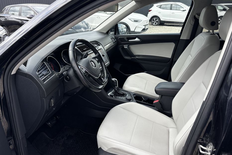 Продам Volkswagen Tiguan SEL резерв Жовква 2018 года в Львове