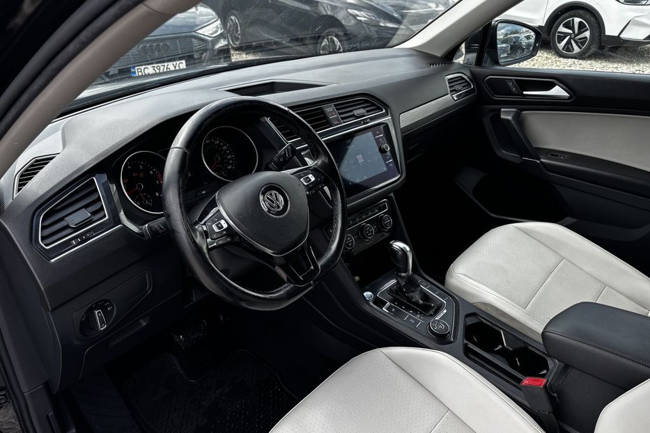 Продам Volkswagen Tiguan SEL резерв Жовква 2018 года в Львове