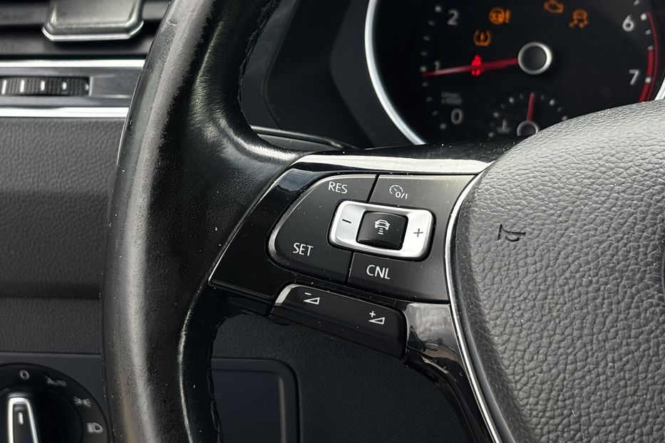 Продам Volkswagen Tiguan SEL резерв Жовква 2018 года в Львове