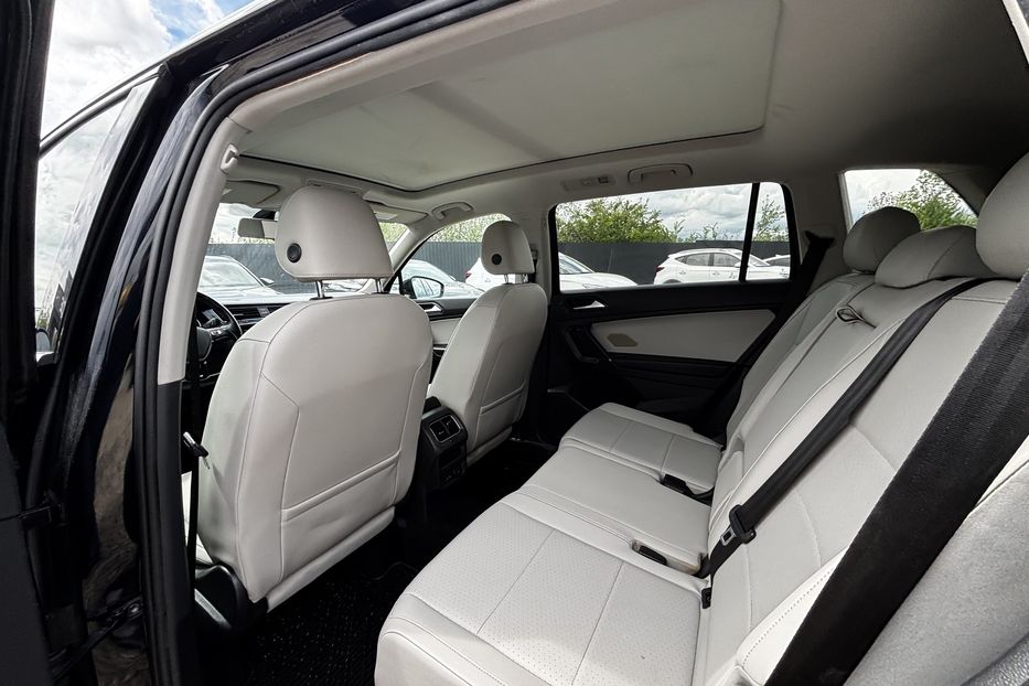 Продам Volkswagen Tiguan SEL резерв Жовква 2018 года в Львове