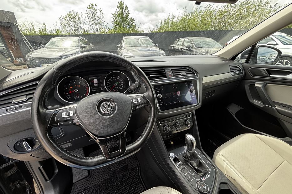 Продам Volkswagen Tiguan SEL резерв Жовква 2018 года в Львове