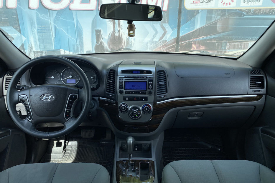 Продам Hyundai Santa FE 2.4 AT (176 к.с.) 2WD 2010 года в Киеве