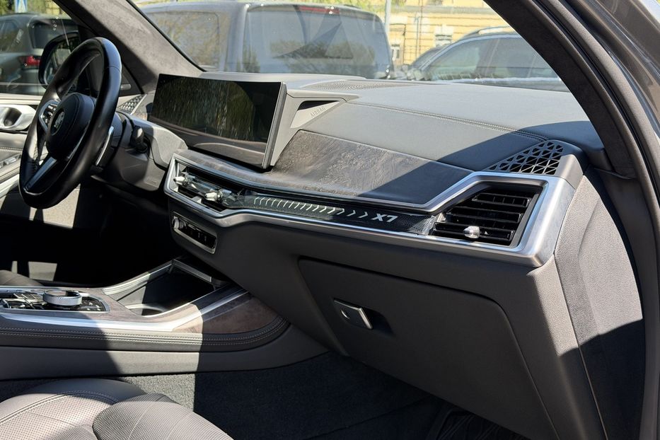 Продам BMW X7 2023 года в Киеве