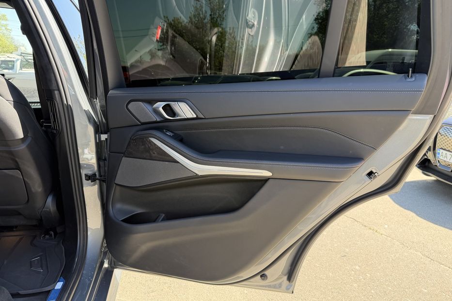 Продам BMW X7 2023 года в Киеве