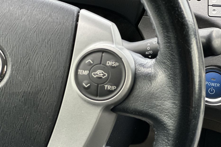 Продам Toyota Prius 2012 года в Луцке