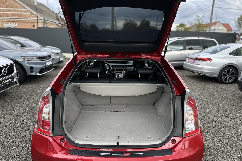 Продам Toyota Prius 2012 года в Луцке