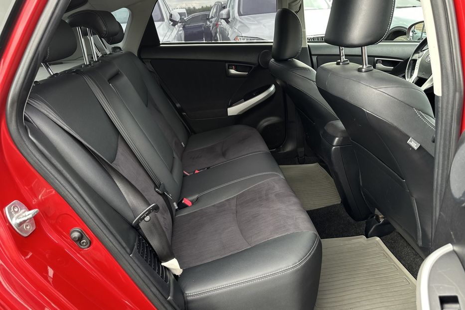 Продам Toyota Prius 2012 года в Луцке