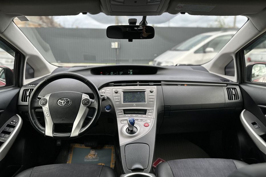 Продам Toyota Prius 2012 года в Луцке
