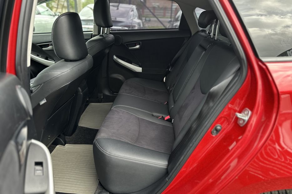 Продам Toyota Prius 2012 года в Луцке
