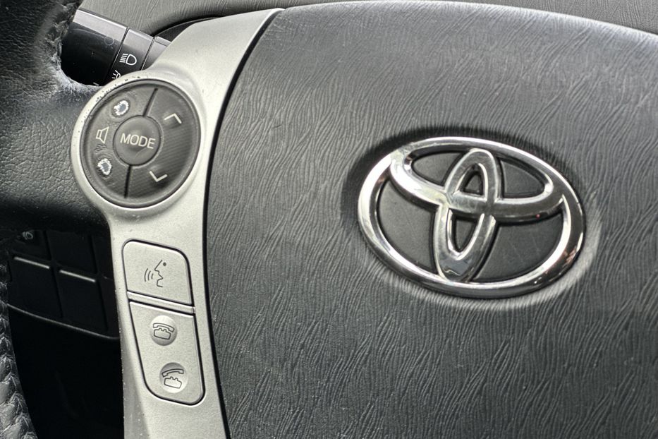 Продам Toyota Prius 2012 года в Луцке