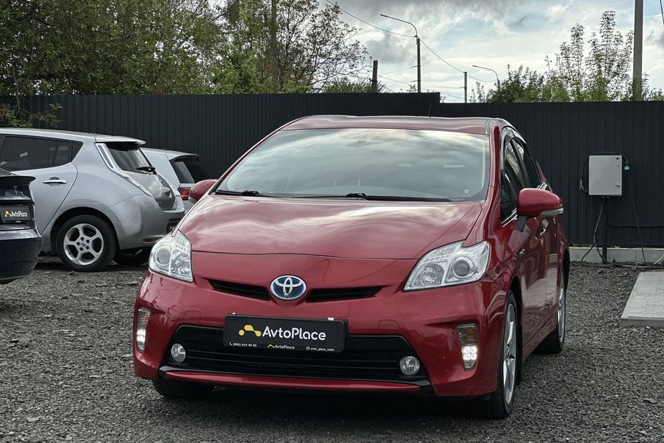 Продам Toyota Prius 2012 года в Луцке